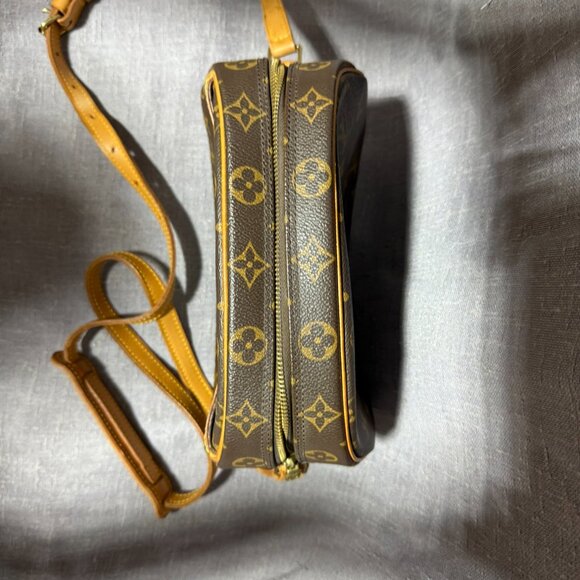 LOUIS VUITTON MONOGRAM BLOIS CROSSBODY BAG - Picture 3 of 11